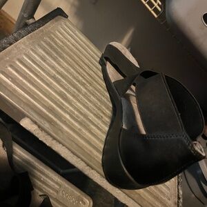 Women’s size 8 sandals